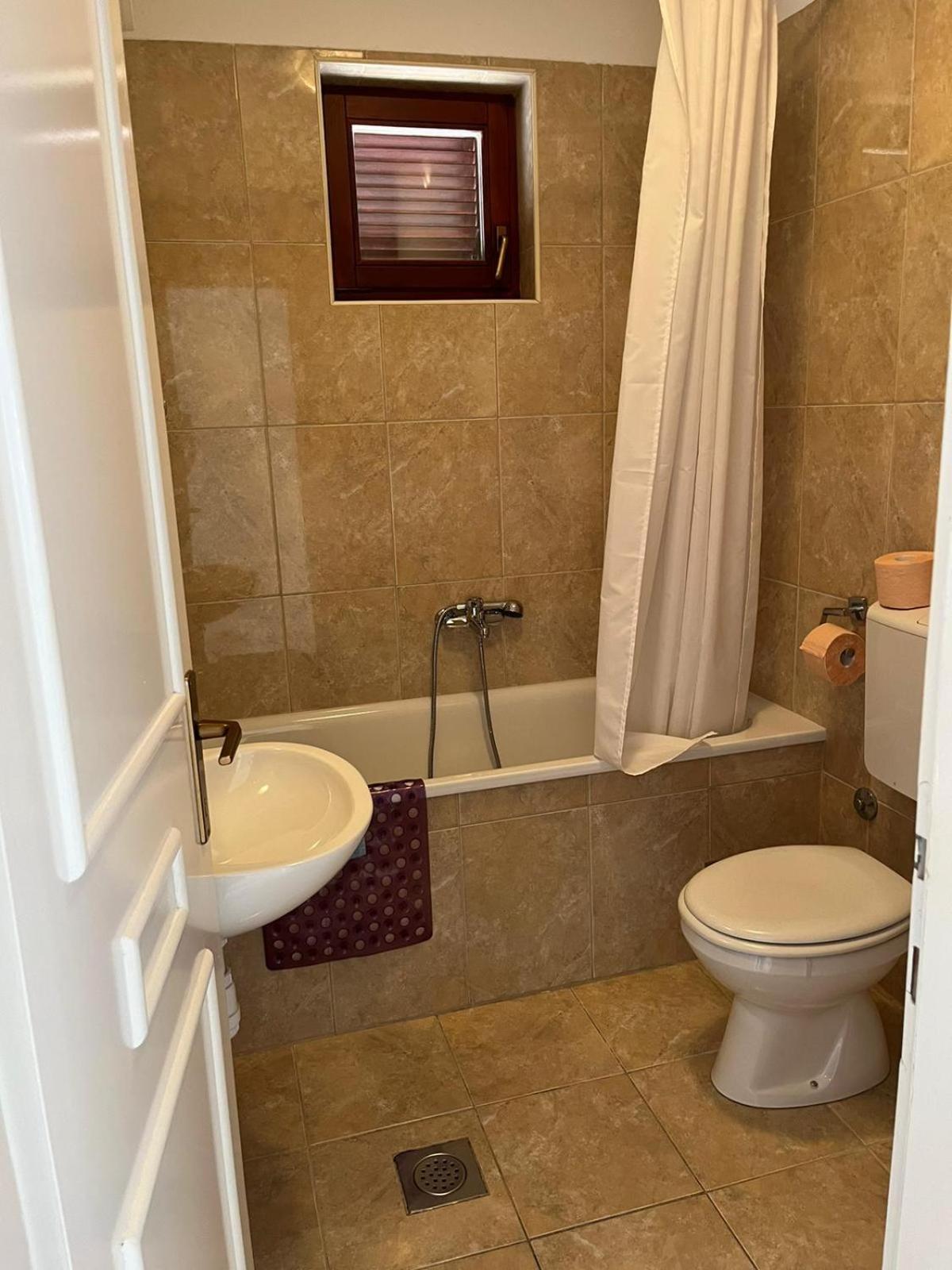 Apartmani Ana Sukošan Buitenkant foto
